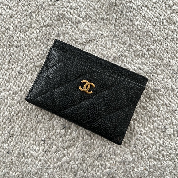CHANEL Accessories - CHANEL
Caviar Quilted Card Holder Black
